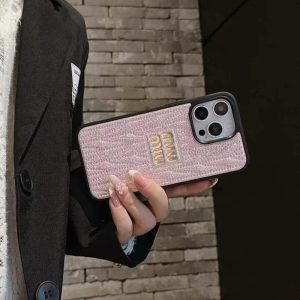 Alternative view of miumiu Iphone17 ケース Iphone17pro ケース ハイ ブランド iphone ケース 人気 ブランド 女性 40 代 iphoneケース 韓国 流行り 2025 スマホケース ブランド おしゃれ