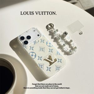iPhone17/17pro ヴィトン ケース 新作 ルイヴィトン 携帯ケース iphone16/16pro チャーム 付き iPhone15/14ケース 人気ブランド 女子 スマホケース ハイ ブランド